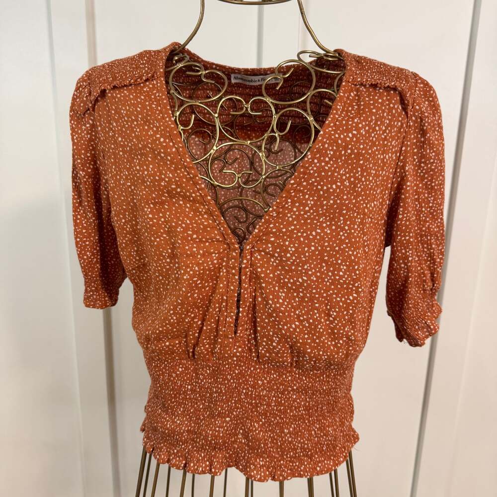 Women’s Rust Dot Print Smocked Waist Blouse